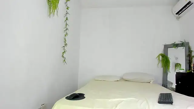 Alika01 online show from 09-29-25, 09:19