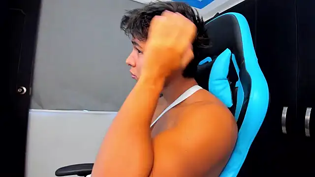 Snapshot of Bray_Kevin chatting on 10-04-25, 02:59 Bray Kevin online show from 10-04-25, 02:59