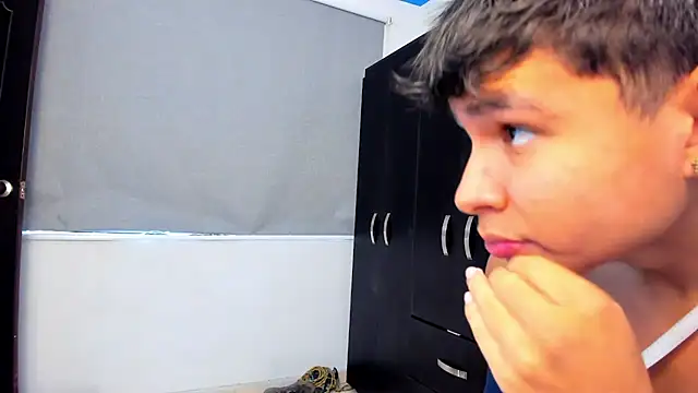 Snapshot of Bray_Kevin chatting on 10-14-25, 05:58 Bray Kevin online show from 10-14-25, 05:58