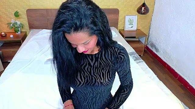 Snapshot of Mrs_booty chatting on 01-20-25, 01:53 Mrs booty online show from 01-20-25, 01:53