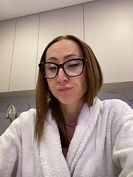 LauraDavis online show from 02-22-26, 02:37