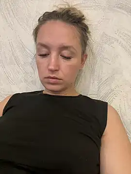 Snapshot of StasyWood chatting on 02-12-26, 01:44 StasyWood online show from 02-12-26, 01:44