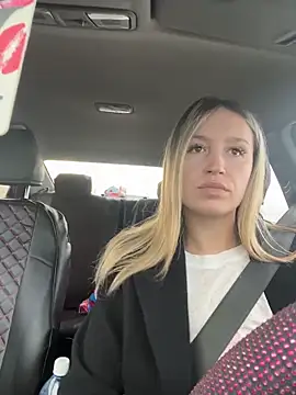 Snapshot of StasyWood chatting on 03-25-26, 01:00 StasyWood online show from 03-25-26, 01:00