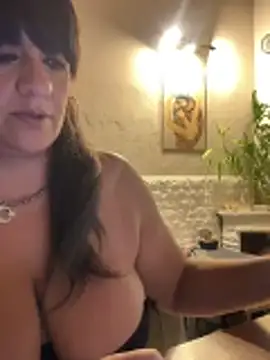 Snapshot of Sensualmente333 chatting on 04-07-26, 11:43 Sensualmente333 online show from 04-07-26, 11:43