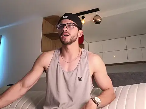 Snapshot of Phantom_Bigger1 chatting on 01-06-26, 08:12 Phantom Bigger1 online show from 01-06-26, 08:12