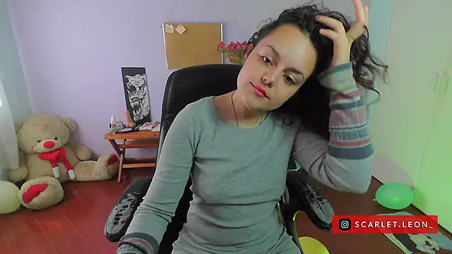 Scarletleon77 online show from 12-04-24, 02:37