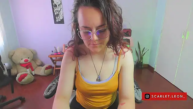 Scarletleon77 online show from 01-20-25, 04:55