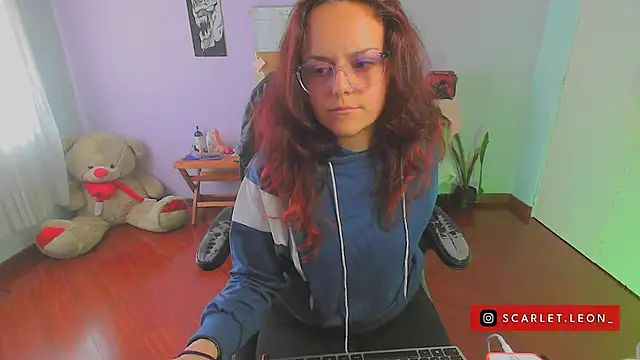 Scarletleon77 online show from 02-07-25, 06:45