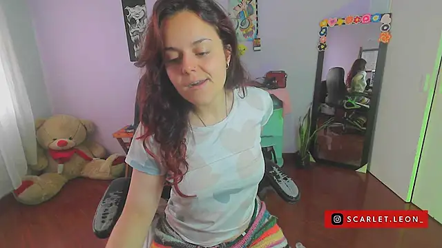 Scarletleon77 online show from 02-21-25, 04:05