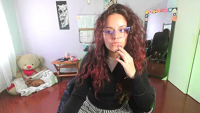 Scarletleon77 online show from 02-24-25, 05:20