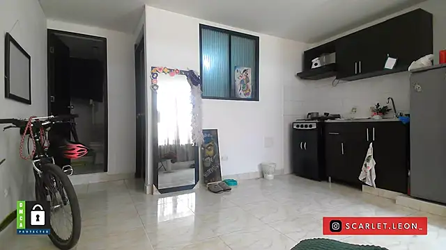 Scarletleon77 online show from 09-25-25, 03:38