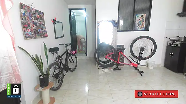 Scarletleon77 online show from 10-02-25, 01:40