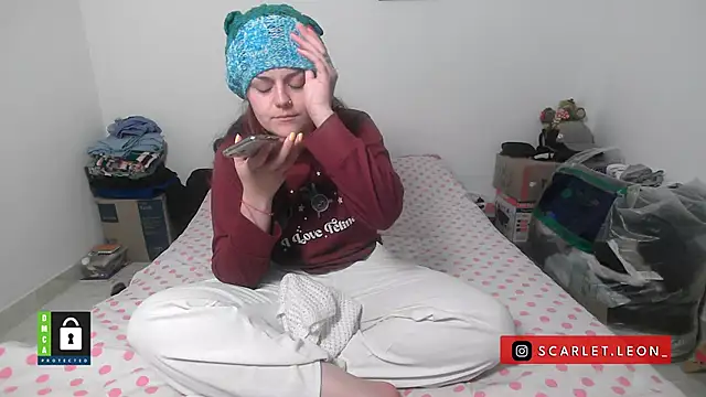 Scarletleon77 online show from 10-20-25, 06:08