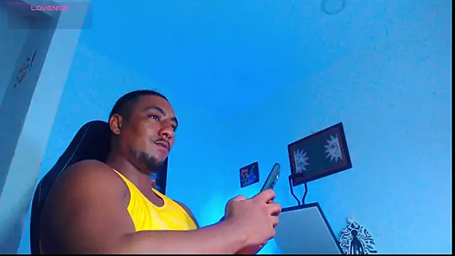 Snapshot of yosoy_enzo2020 chatting on 05-02-26, 03:33 yosoy enzo2020 online show from 05-02-26, 03:33