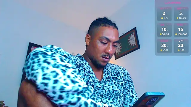 Snapshot of yosoy_enzo2020 chatting on 05-15-26, 03:24 yosoy enzo2020 online show from 05-15-26, 03:24