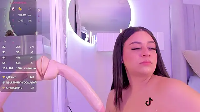 Snapshot of sarah-bonneth chatting on 03-15-25, 05:48 sarah-bonneth online show from 03-15-25, 05:48