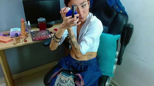 Erika Stevens online show from 01-03-25, 07:39