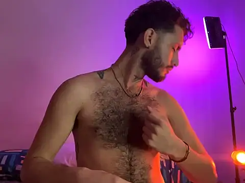 Snapshot of axel_giracr chatting on 01-04-25, 11:38 axel giracr online show from 01-04-25, 11:38