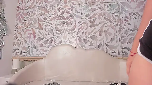 valentina cortes72 online show from 01-23-25, 11:26