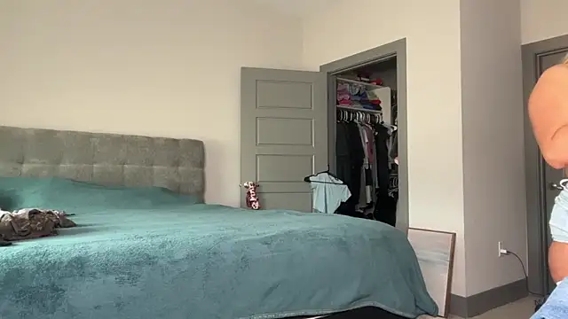 ElenaErickson online show from 02-17-25, 07:42