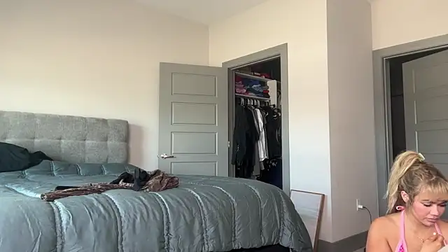 ElenaErickson online show from 03-03-25, 10:52