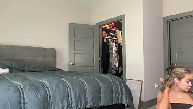 ElenaErickson online show from 03-05-25, 08:53