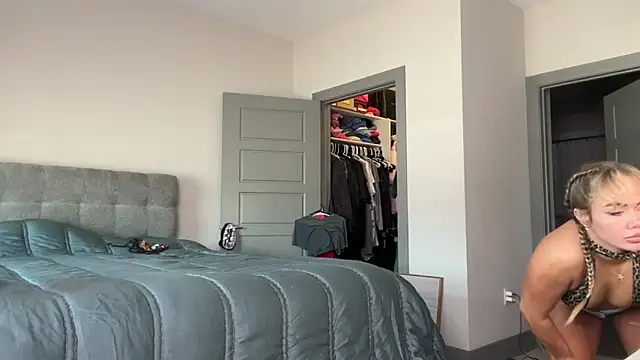 ElenaErickson online show from 03-17-25, 07:48