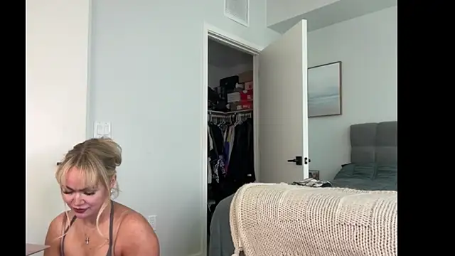 ElenaErickson online show from 05-06-26, 08:25