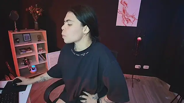 Snapshot of _WednesdayFriday_ chatting on 12-03-24, 10:07 WednesdayFriday online show from 12-03-24, 10:07