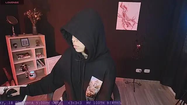 Snapshot of _WednesdayFriday_ chatting on 12-15-24, 09:31 WednesdayFriday online show from 12-15-24, 09:31