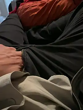 Elisabethandjack online show from 01-17-26, 03:39