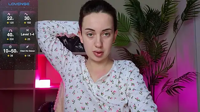 SweetieKendl online show from 05-27-26, 11:24