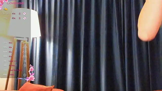 Snapshot of SarahCarrter chatting on 12-26-24, 07:27 SarahCarrter online show from 12-26-24, 07:27