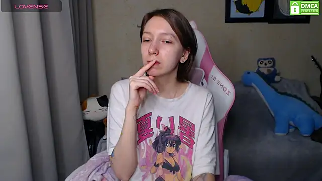 Snapshot of LeahGottty chatting on 02-06-25, 02:22 LeahGottty online show from 02-06-25, 02:22