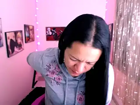 Snapshot of Cristal_w chatting on 01-15-25, 04:43 Cristal w online show from 01-15-25, 04:43