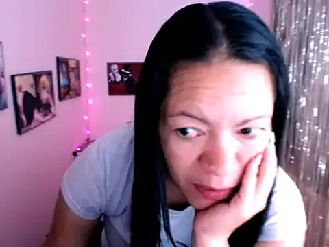 Snapshot of Cristal_w chatting on 01-16-25, 12:31 Cristal w online show from 01-16-25, 12:31