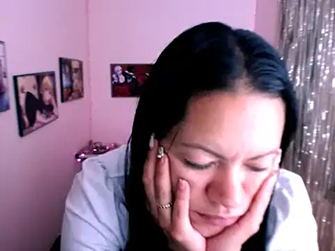 Snapshot of Cristal_w chatting on 01-19-25, 04:57 Cristal w online show from 01-19-25, 04:57