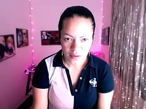 Snapshot of Cristal_w chatting on 01-27-25, 01:41 Cristal w online show from 01-27-25, 01:41