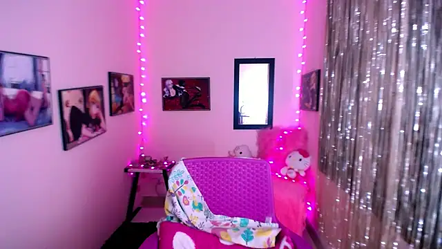 Snapshot of Cristal_w chatting on 02-06-25, 03:31 Cristal w online show from 02-06-25, 03:31