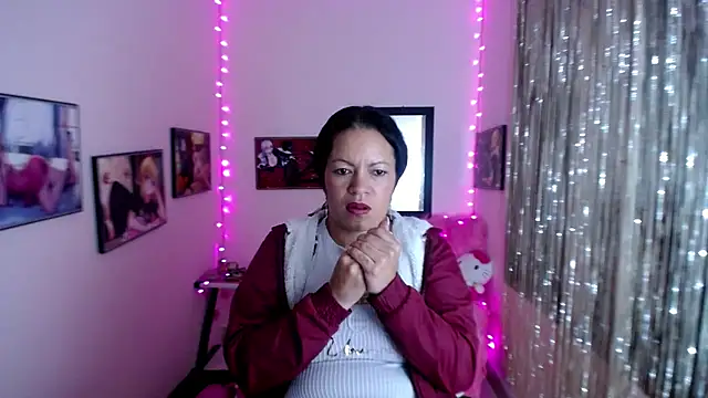 Snapshot of Cristal_w chatting on 02-07-25, 03:30 Cristal w online show from 02-07-25, 03:30