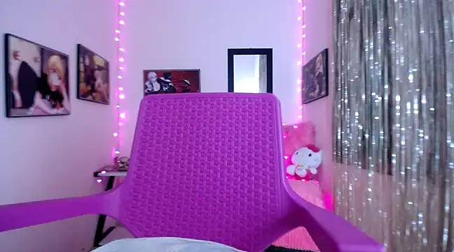 Snapshot of Cristal_w chatting on 02-28-25, 08:31 Cristal w online show from 02-28-25, 08:31