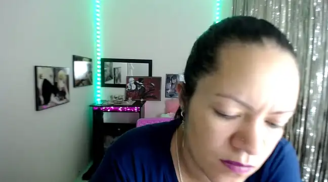 Snapshot of Cristal_w chatting on 03-12-25, 07:28 Cristal w online show from 03-12-25, 07:28