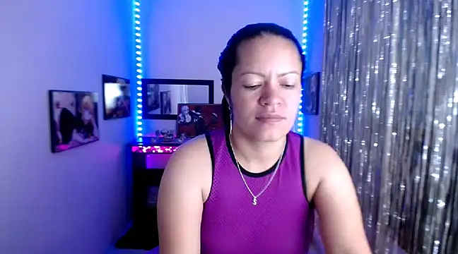 Snapshot of Cristal_w chatting on 03-14-25, 03:25 Cristal w online show from 03-14-25, 03:25