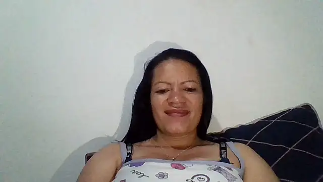 Snapshot of Cristal_w chatting on 03-19-25, 05:19 Cristal w online show from 03-19-25, 05:19