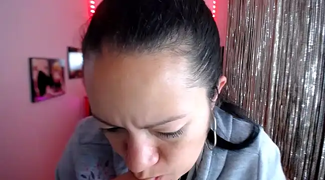 Snapshot of Cristal_w chatting on 03-20-25, 06:42 Cristal w online show from 03-20-25, 06:42