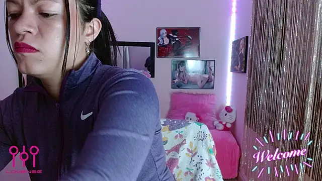 Snapshot of Cristal_w chatting on 09-12-25, 01:00 Cristal w online show from 09-12-25, 01:00