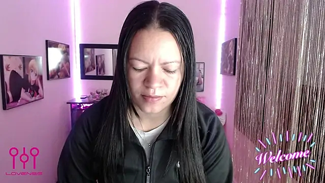 Snapshot of Cristal_w chatting on 09-16-25, 01:45 Cristal w online show from 09-16-25, 01:45