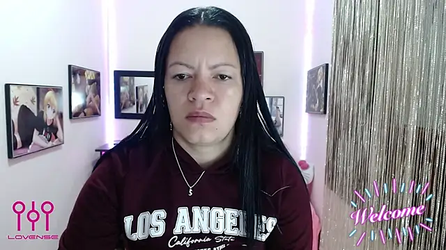 Snapshot of Cristal_w chatting on 09-25-25, 12:53 Cristal w online show from 09-25-25, 12:53