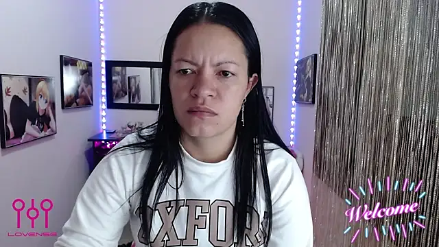 Snapshot of Cristal_w chatting on 10-08-25, 12:47 Cristal w online show from 10-08-25, 12:47