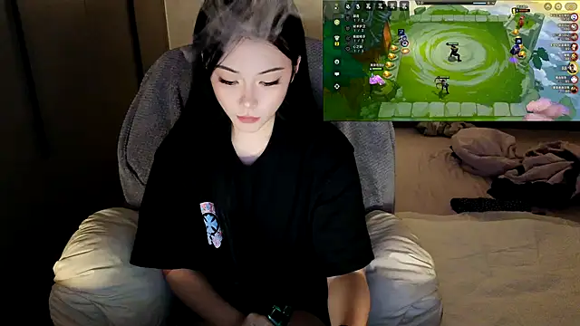 Snapshot of Jennie-007 chatting on 10-12-25, 10:25 Jennie-007 online show from 10-12-25, 10:25